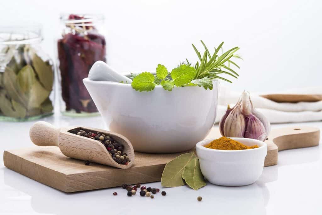 herbs-923496_1920 ziola-dlaczego-suplementy